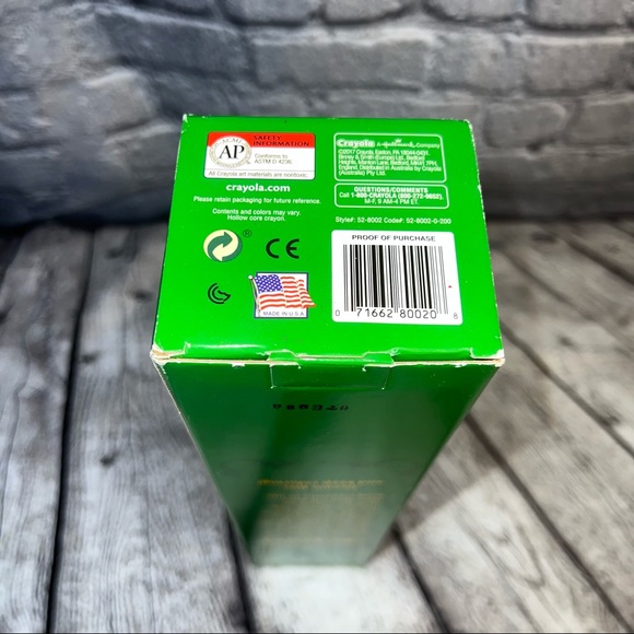 New Giant 14” Red Crayola Crayon limited edition in box - Picture 6 of 6